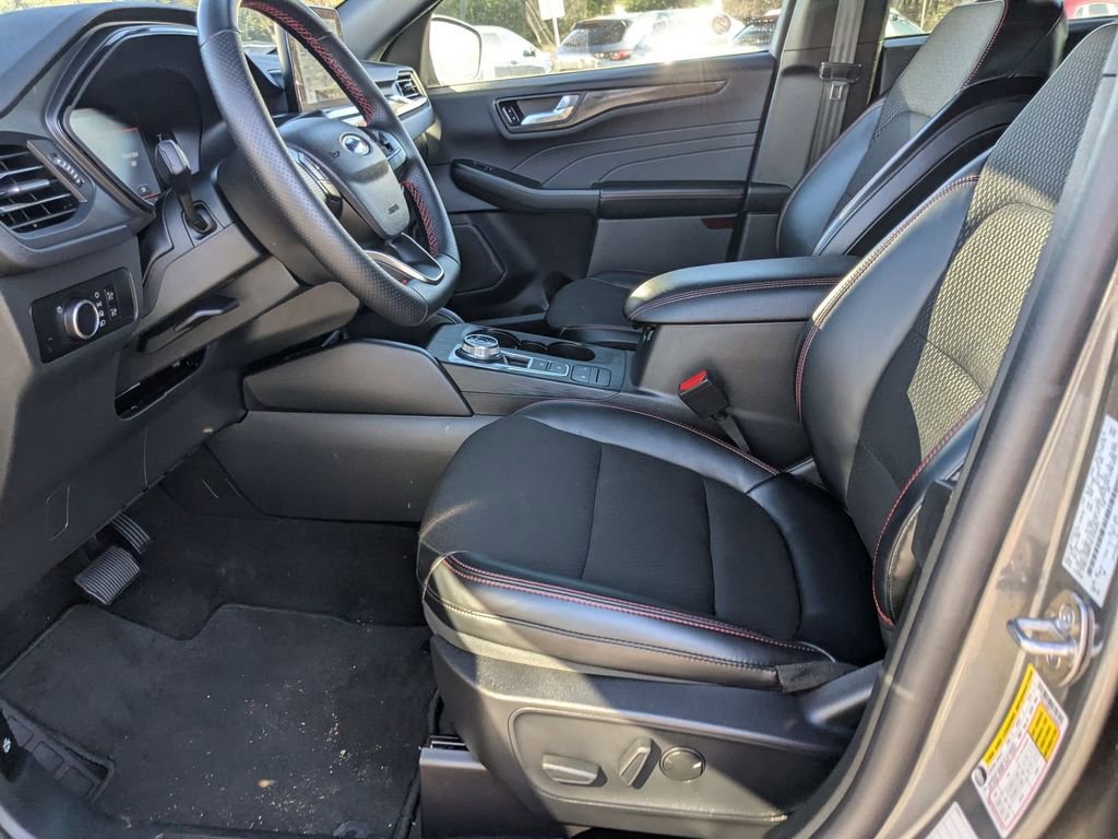 Used 2025 Ford Escape ST-Line image 11