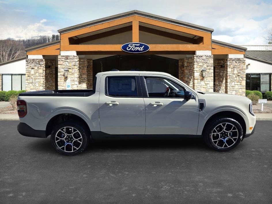 New 2025 Ford Maverick Lariat w/ 4K Tow Package image 4