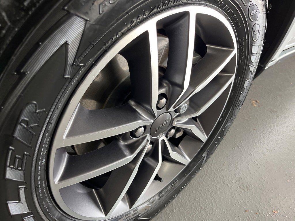 Used 2022 Jeep Grand Cherokee Limited w/ Trailer Tow Group IV image 7