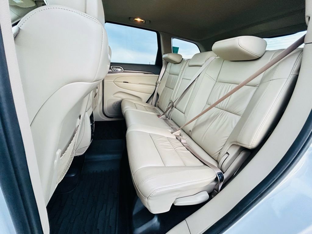 Used 2015 Jeep Grand Cherokee Limited image 16