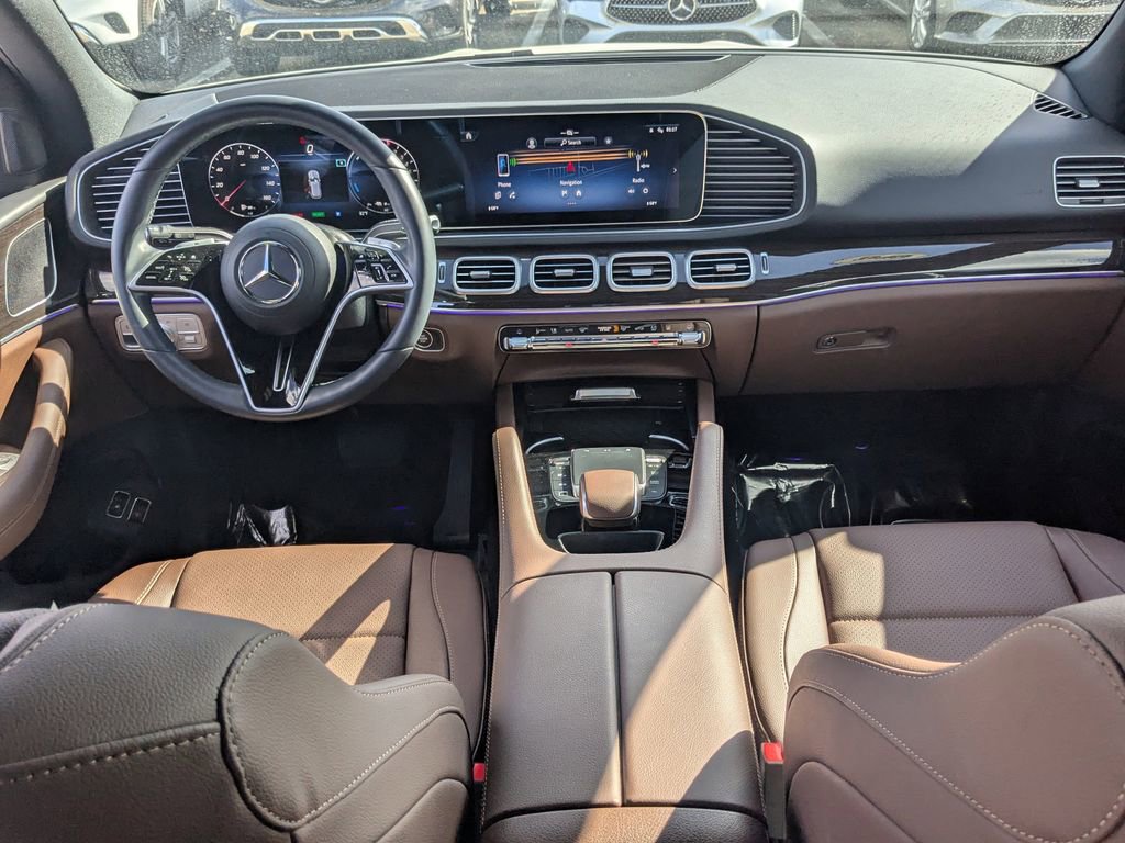 Used 2025 Mercedes-Benz GLE 450e 4MATIC image 2