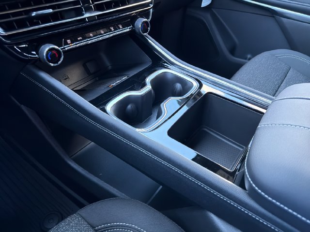 New 2027 Chevrolet Traverse LT w/ Midnight/Sport Edition FWD image 30