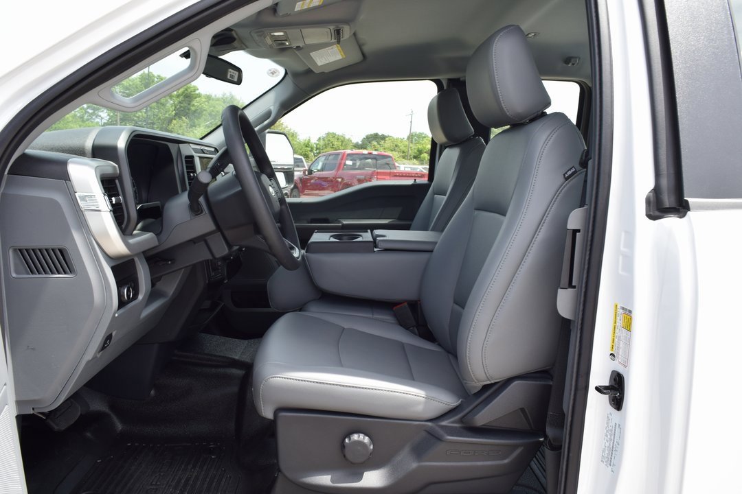 New 2025 Ford F250 XL w/ FX4 Off-Road Package image 18