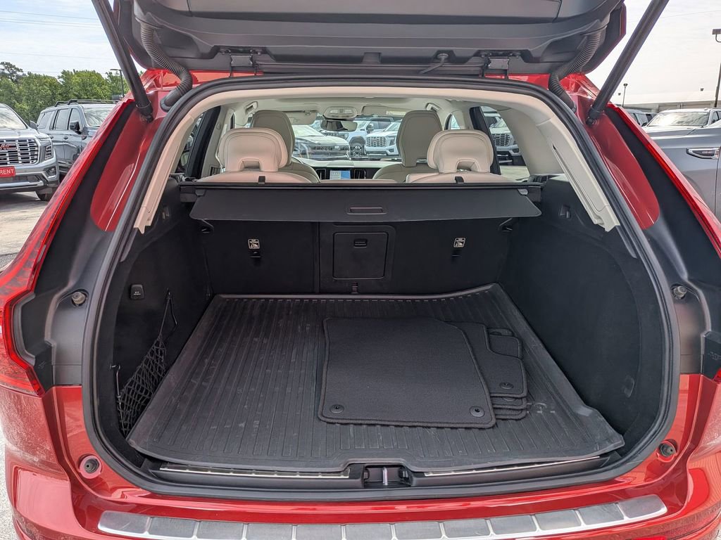 Used 2022 Volvo XC60 B5 Momentum w/ Advanced Package AWD/4WD image 23