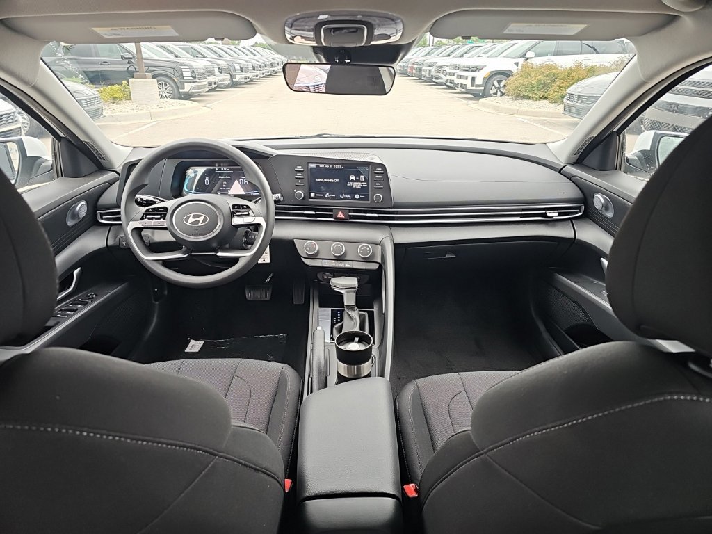 New 2026 Hyundai Elantra SE FWD image 29