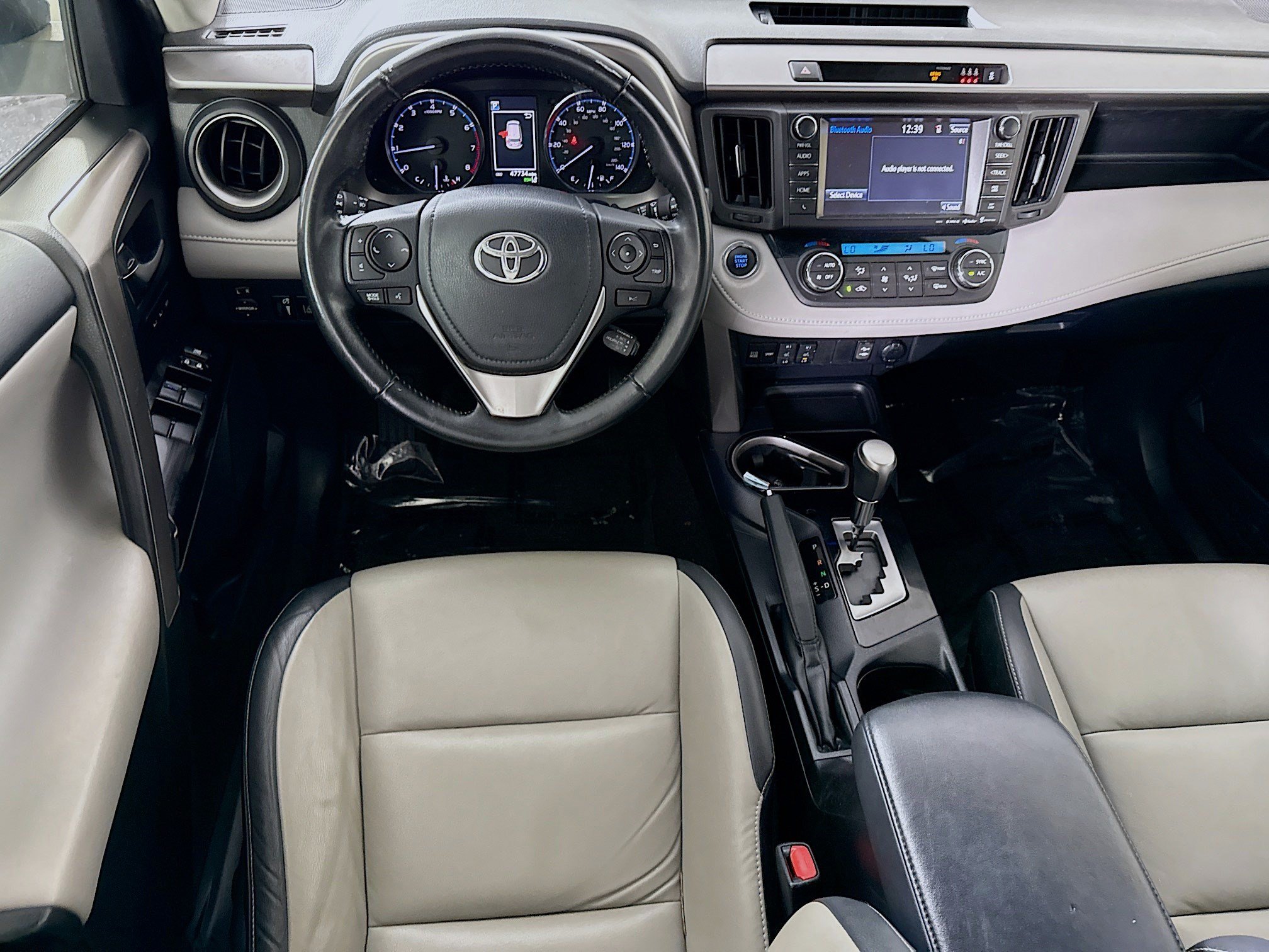 Used 2018 Toyota RAV4 Limited FWD image 17