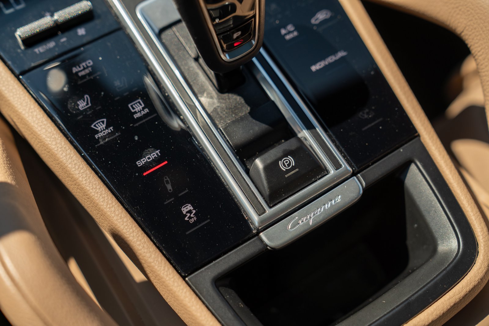 Certified 2022 Porsche Cayenne AWD/4WD image 19