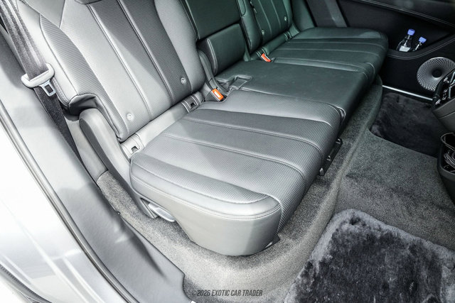 Used 2024 Bentley Bentayga Extended Wheelbase AWD/4WD image 54