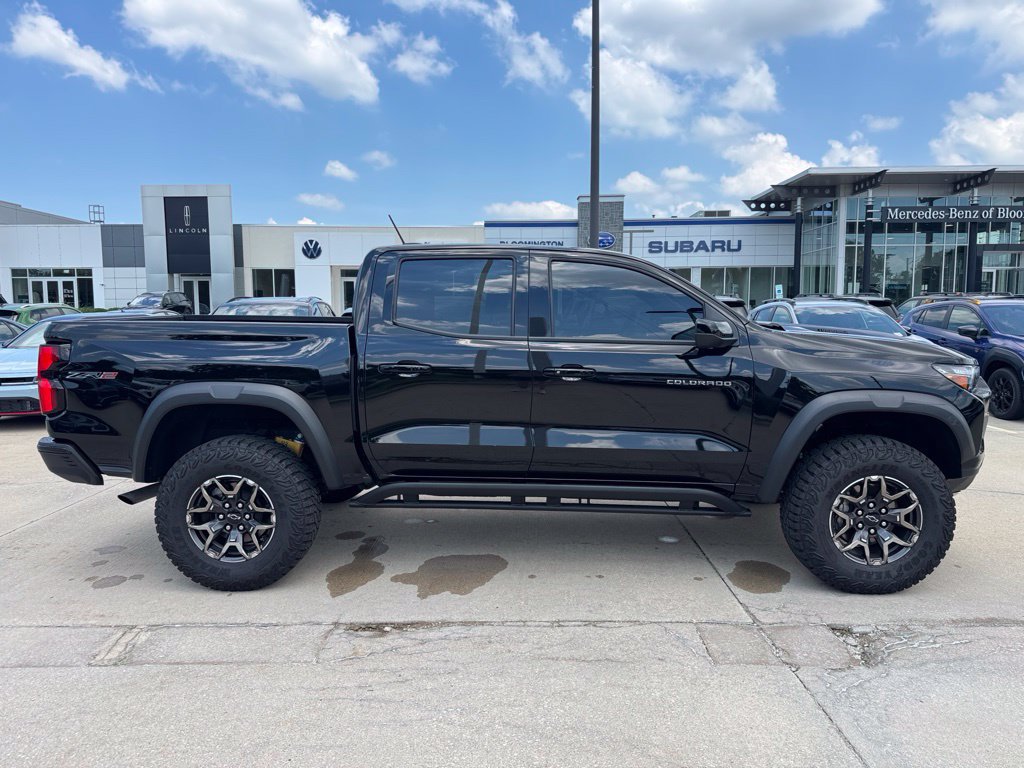 Used 2025 Chevrolet Colorado ZR2 AWD/4WD image 2