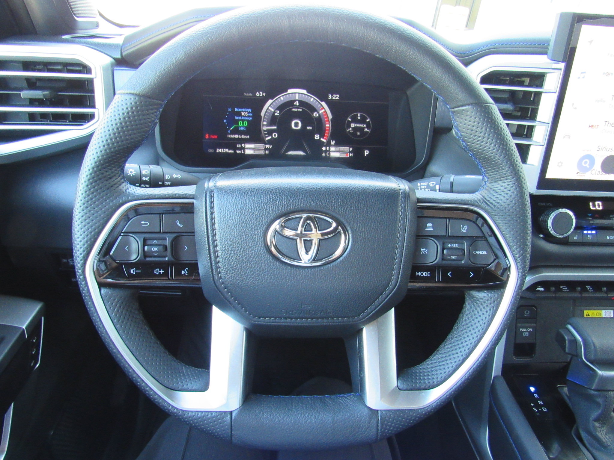 Used 2023 Toyota Tundra Platinum AWD/4WD image 17