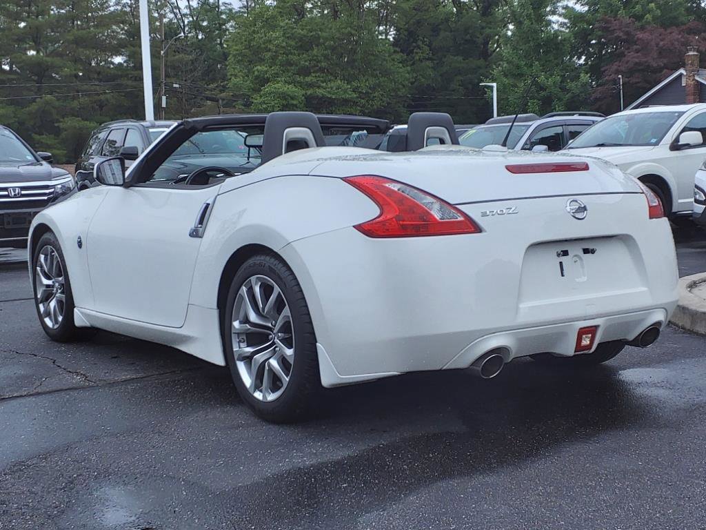Used 2010 Nissan 370Z Touring image 7