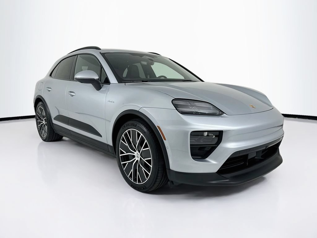 Certified 2025 Porsche Macan Electric RWD image 7