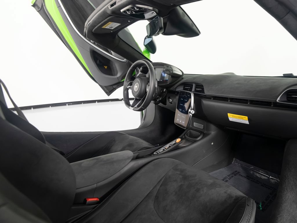 Used 2025 McLaren Artura Spider RWD image 25