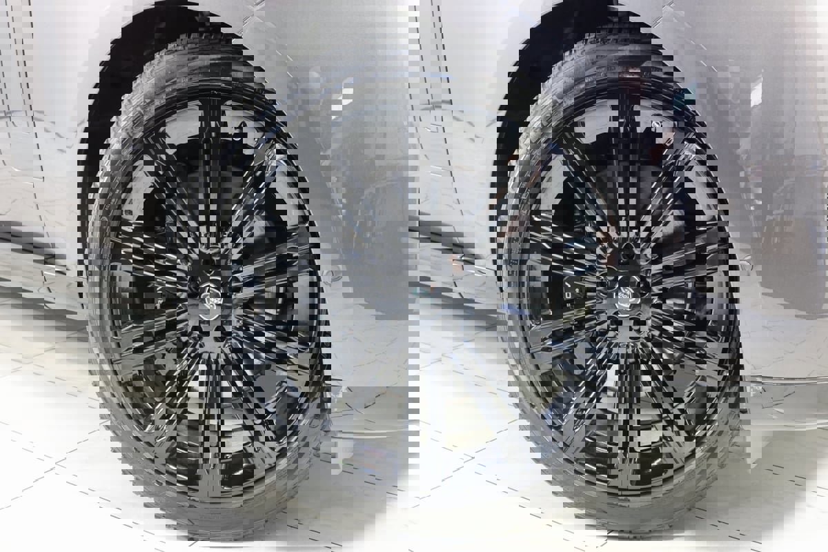 Used 2022 Land Rover Range Rover Long Wheelbase First Edition image 15