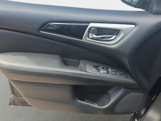 Used 2018 Nissan Pathfinder SV AWD/4WD image 28
