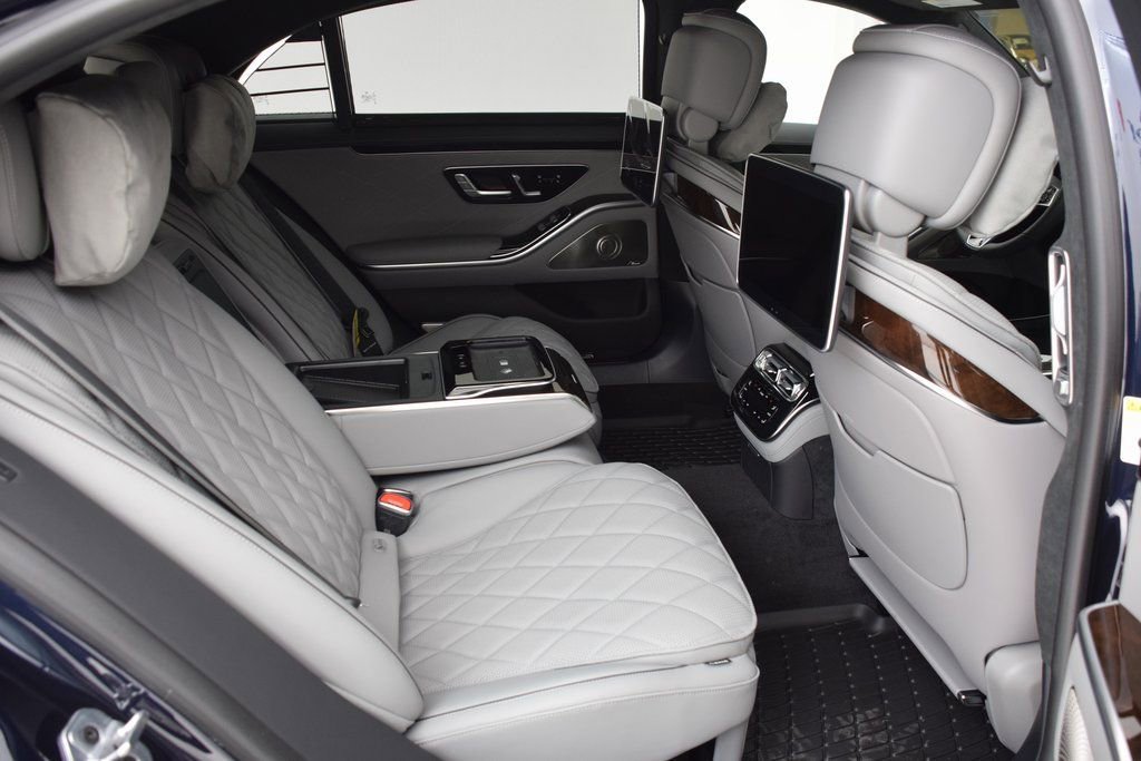 New 2025 Mercedes-Benz S 580 4MATIC Sedan image 17