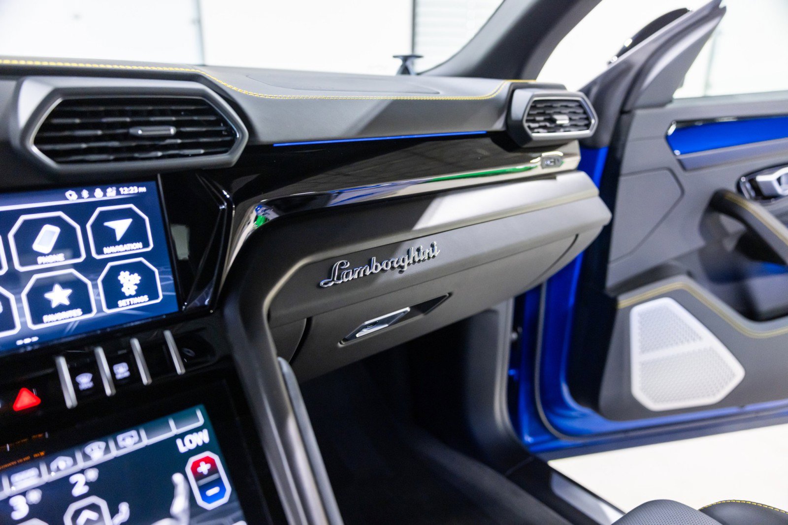 Used 2022 Lamborghini Urus image 47