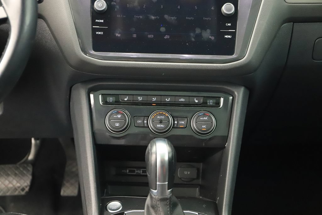 Used 2018 Volkswagen Tiguan SE w/ Panoramic Sunroof Package AWD/4WD image 20