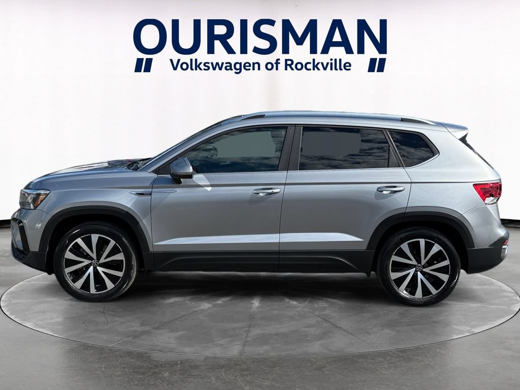 Used 2023 Volkswagen Taos SE AWD/4WD image 3
