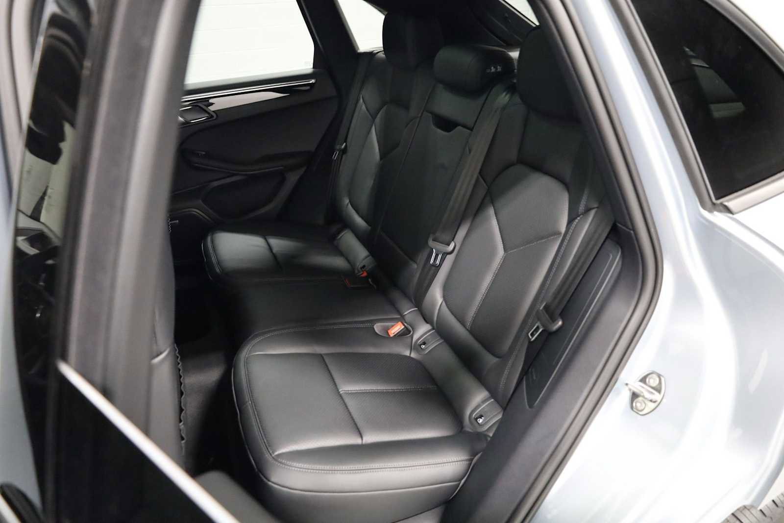 New 2026 Porsche Macan image 36