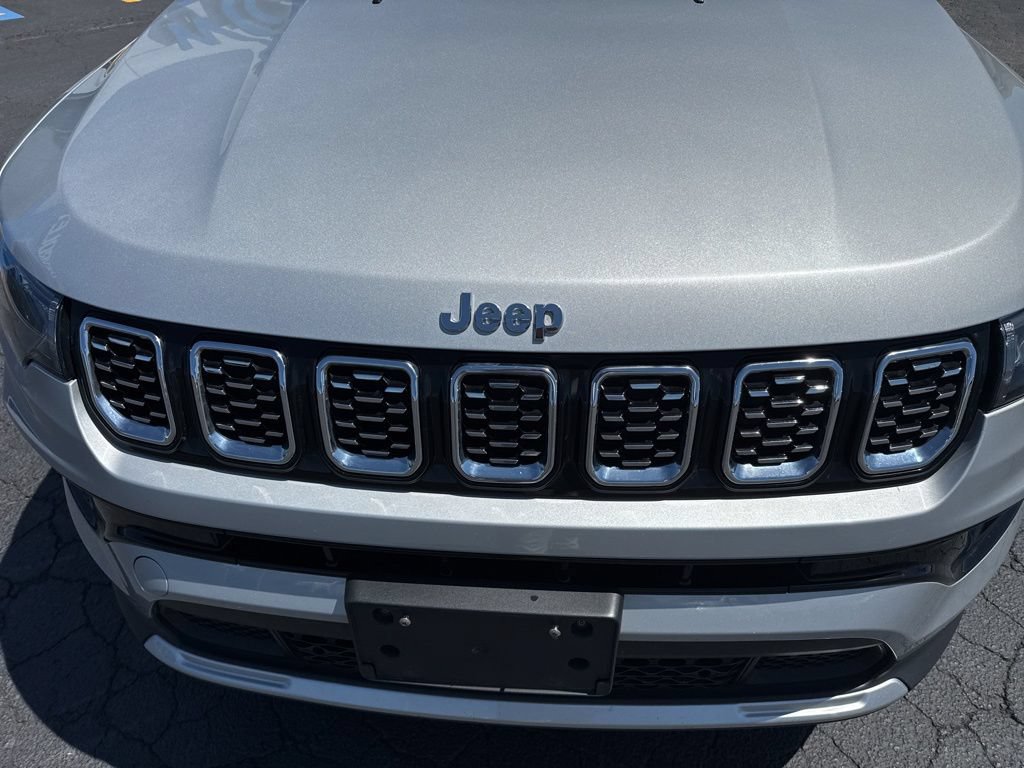 Used 2025 Jeep Compass Limited AWD/4WD image 16