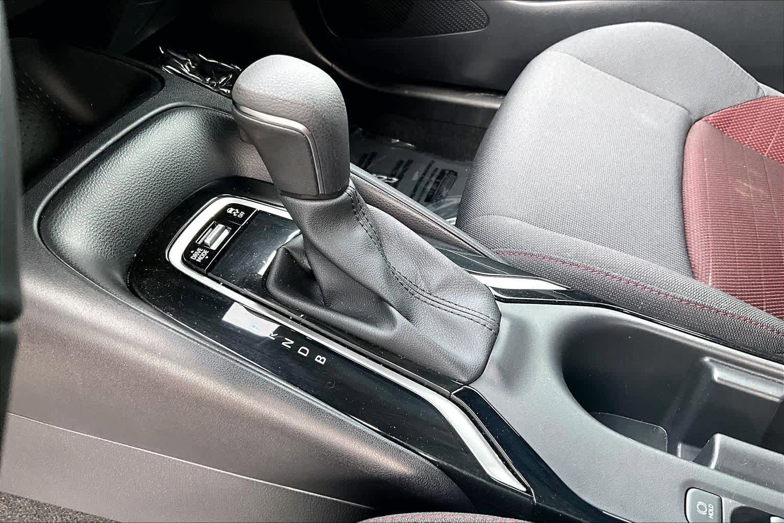 Used 2025 Toyota Corolla SE FWD image 16