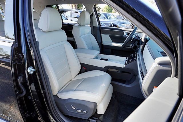 Used 2025 Hyundai Santa Fe Calligraphy image 13