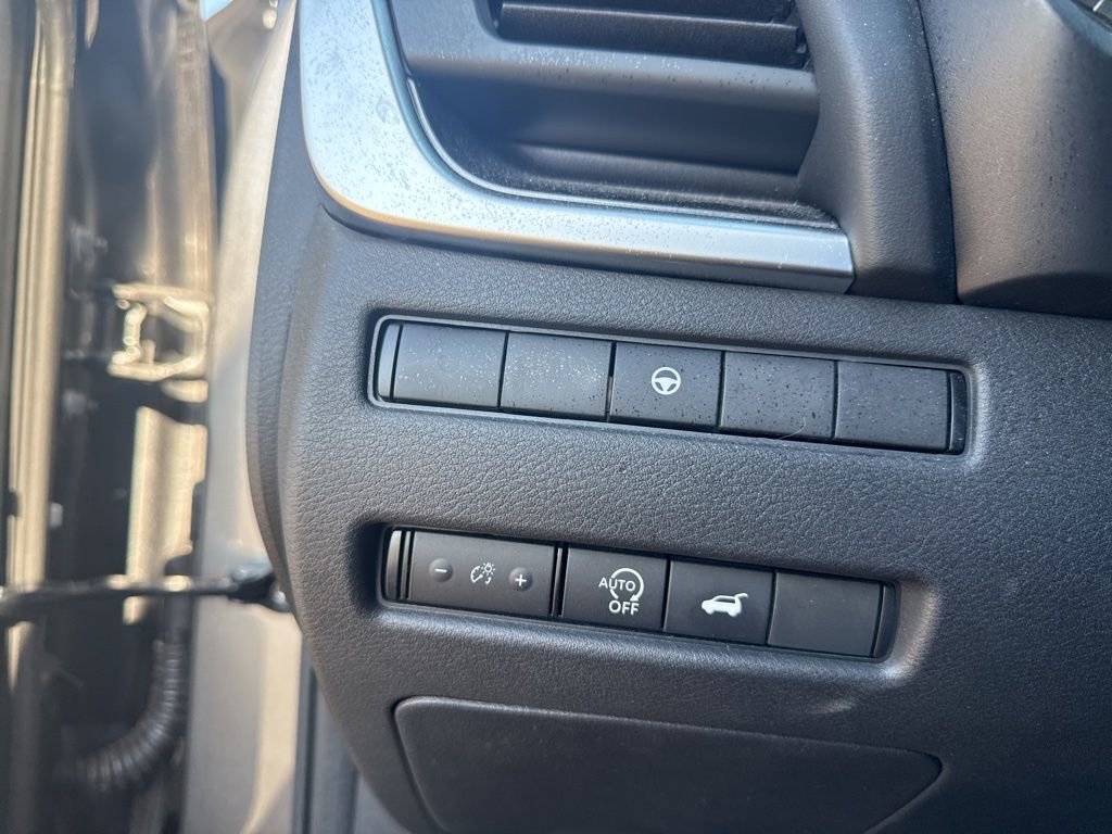 Certified 2024 Nissan Rogue SV image 20