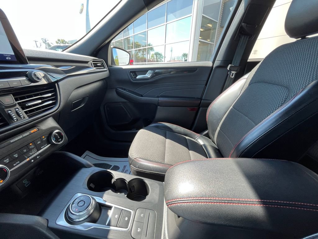 Used 2023 Ford Escape ST-Line image 16
