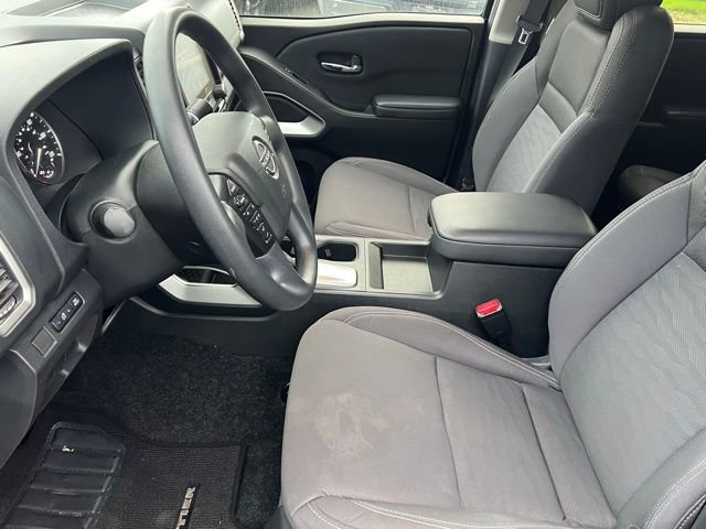 Used 2023 Nissan Frontier SV image 11
