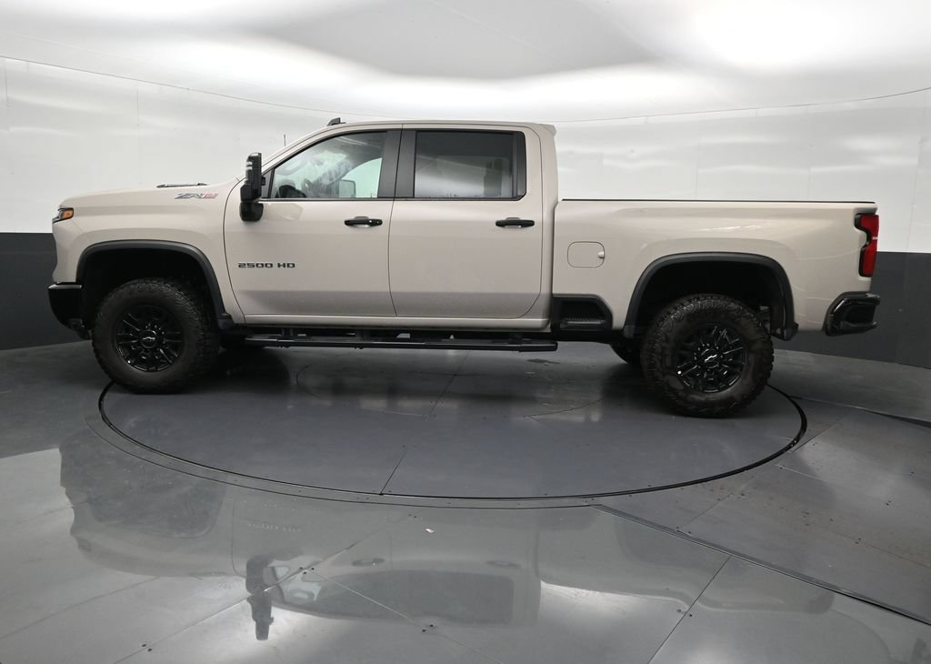 Used 2026 Chevrolet Silverado 2500 ZR2 AWD/4WD image 2