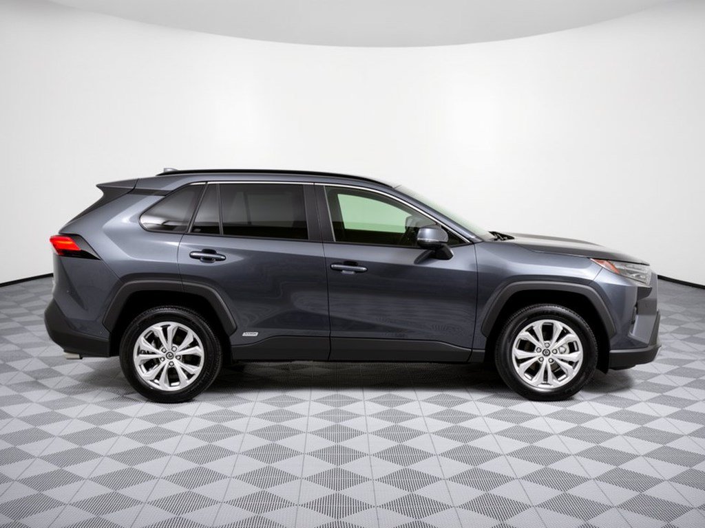 Used 2025 Toyota RAV4 Limited w/ Advanced Technology Package AWD/4WD image 8