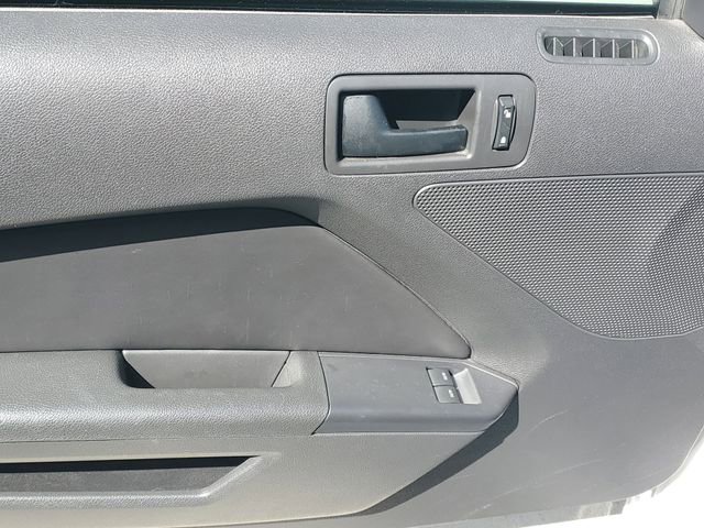 Used 2014 Ford Mustang Premium RWD image 8