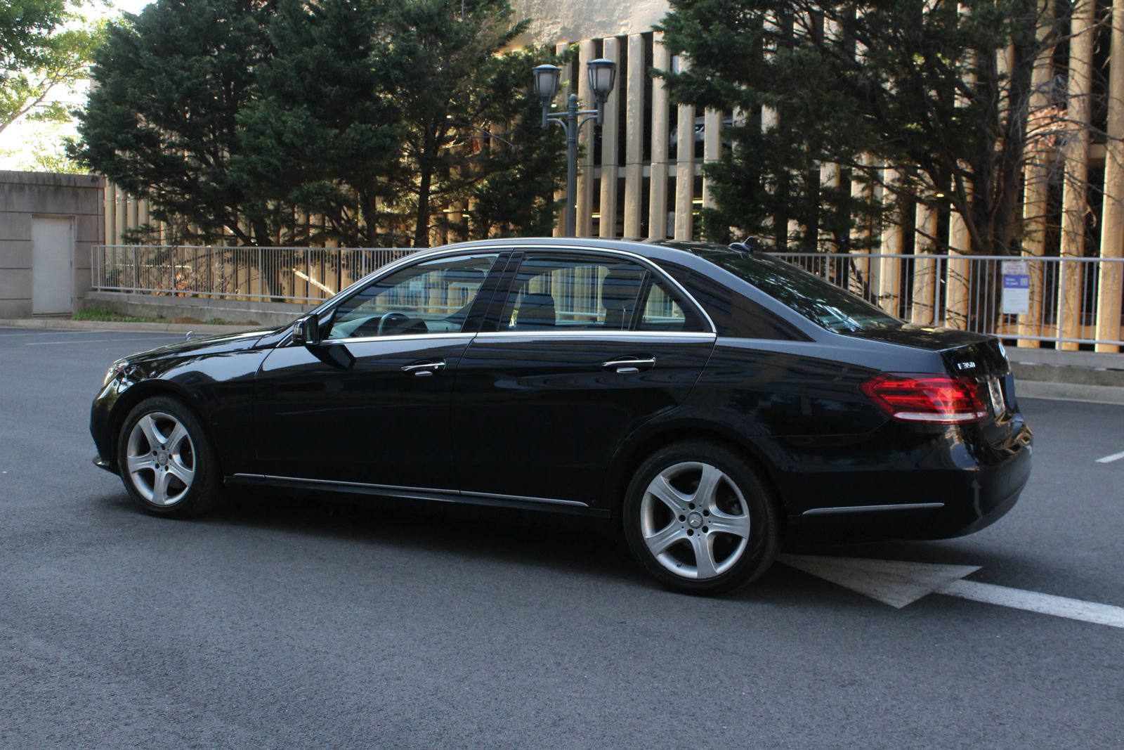 Used 2015 Mercedes-Benz E 350 4MATIC Sedan image 9