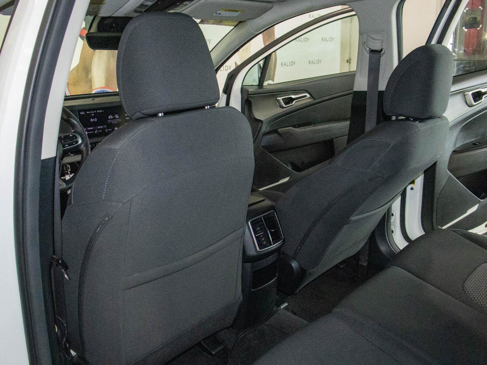 Used 2023 Kia Sportage LX FWD image 9