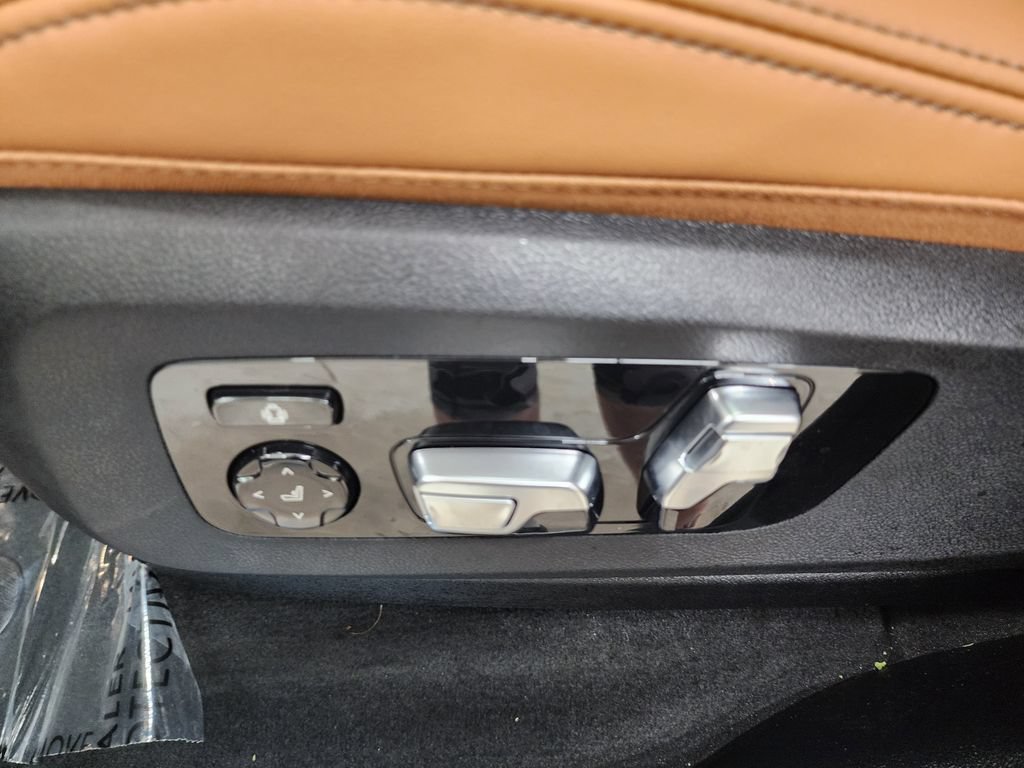 Used 2026 BMW X5 xDrive50e w/ Climate Comfort Package AWD/4WD image 13