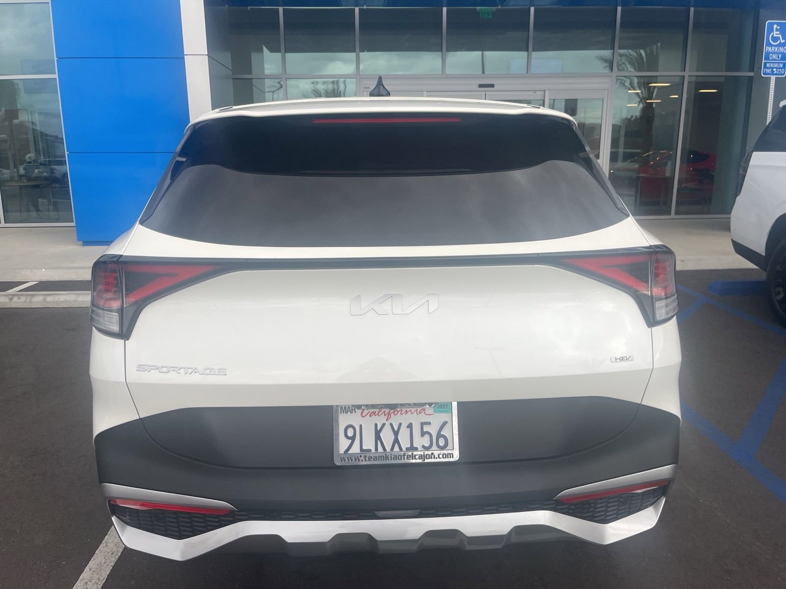 Used 2024 Kia Sportage LX AWD/4WD image 7