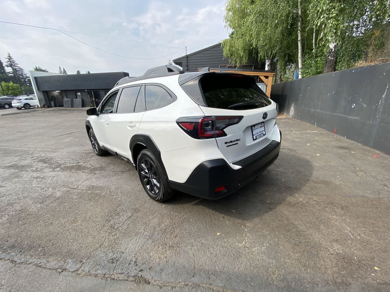 Used 2023 Subaru Outback Onyx Edition AWD/4WD image 4