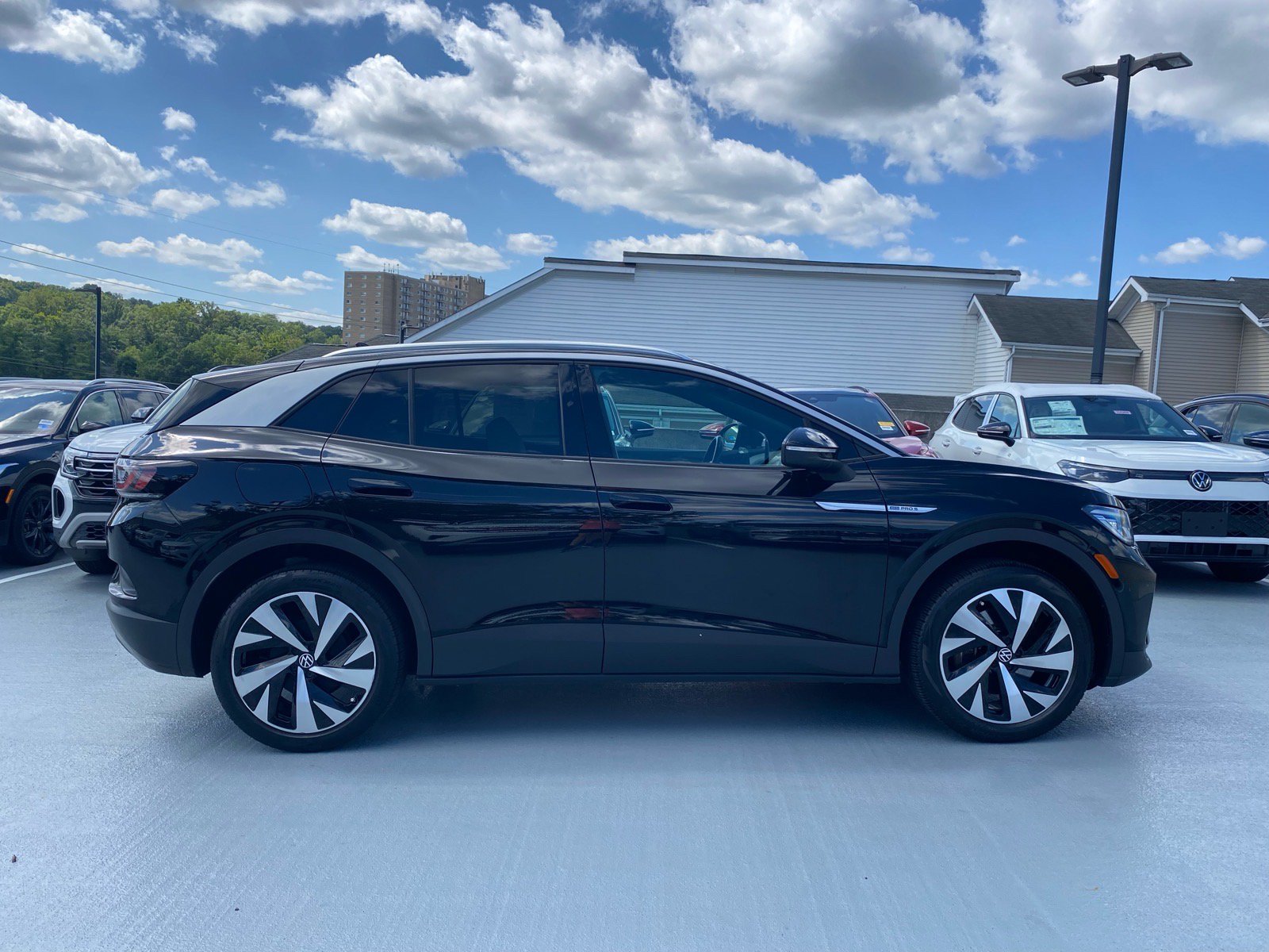 Used 2022 Volkswagen ID.4 Pro S AWD/4WD image 2