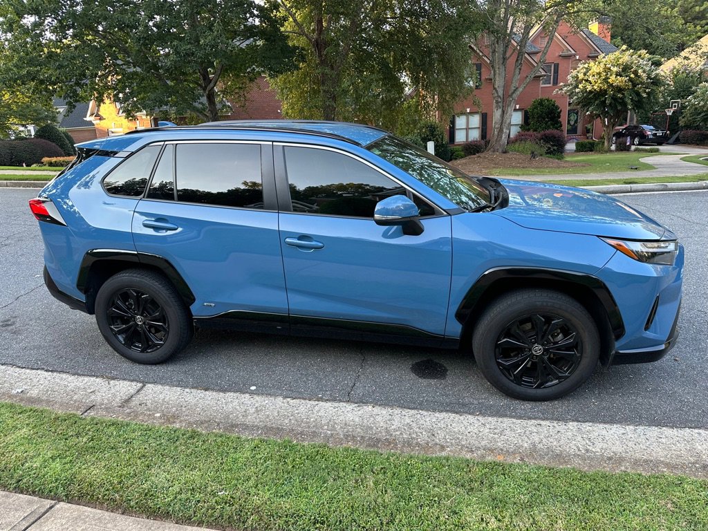 Used 2022 Toyota RAV4 SE image 6