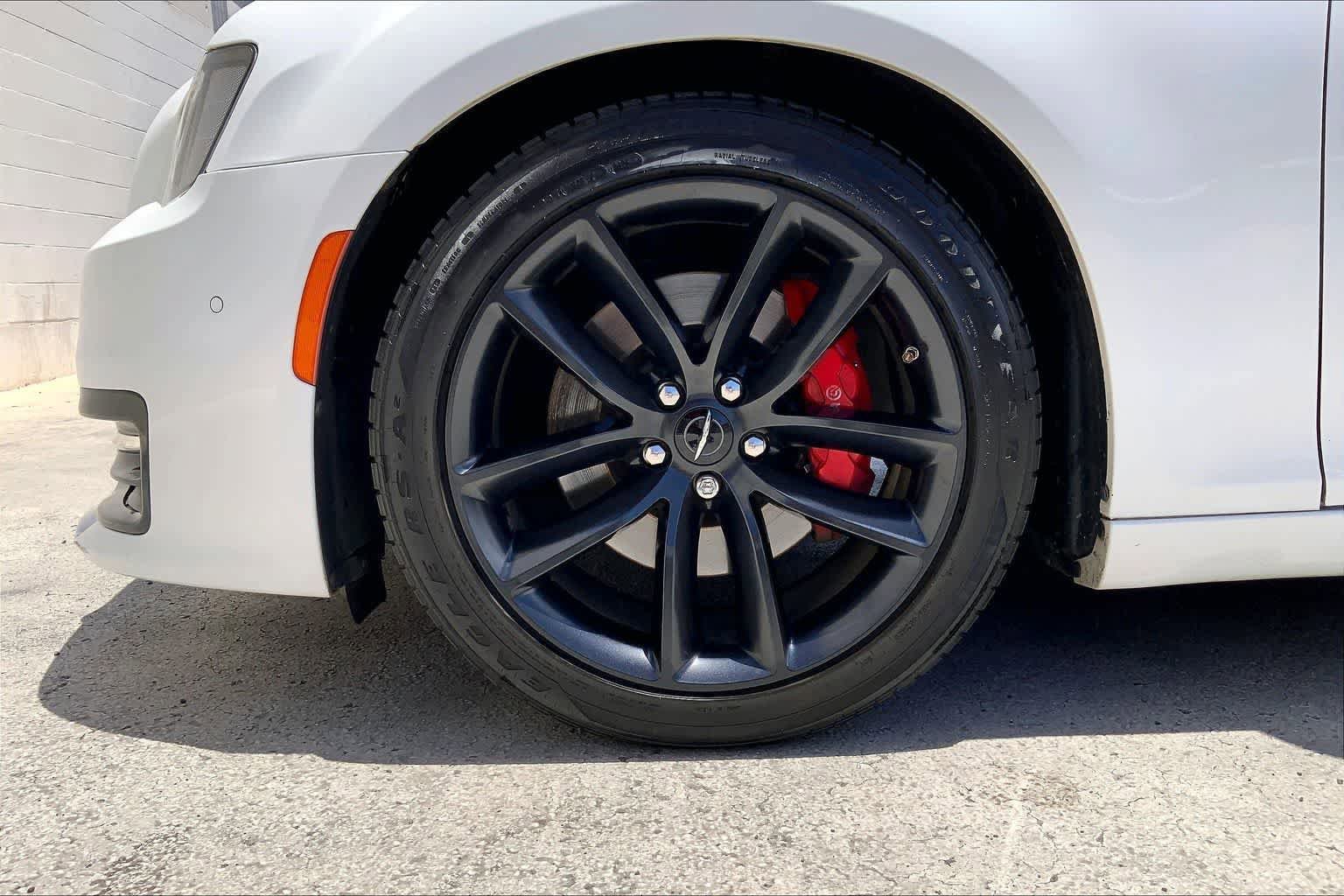 Used 2023 Chrysler 300 C RWD image 9