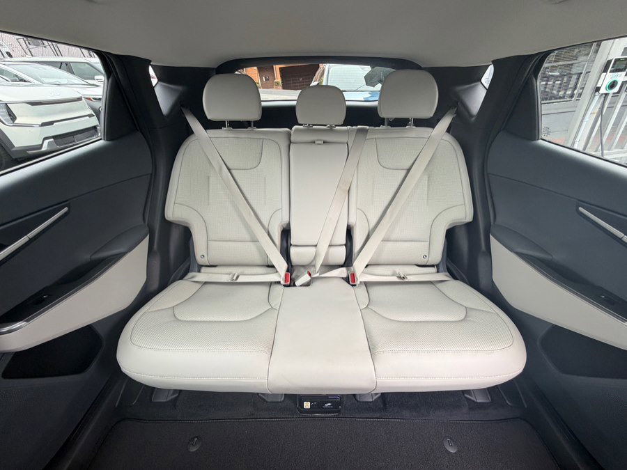 Used 2024 Kia EV6 Wind w/ Wind Technology Package AWD/4WD image 43