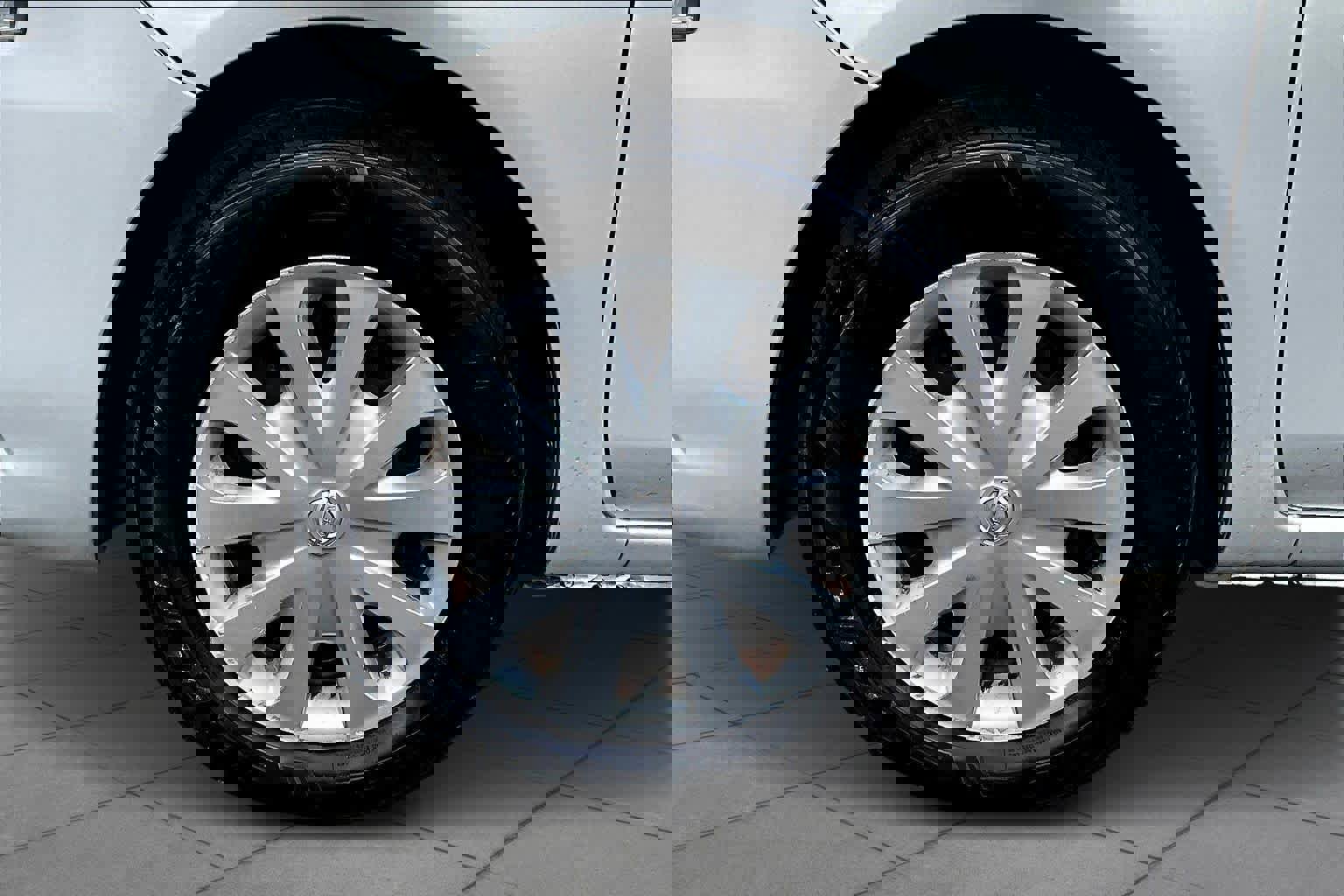 Used 2017 Nissan Versa SV image 11