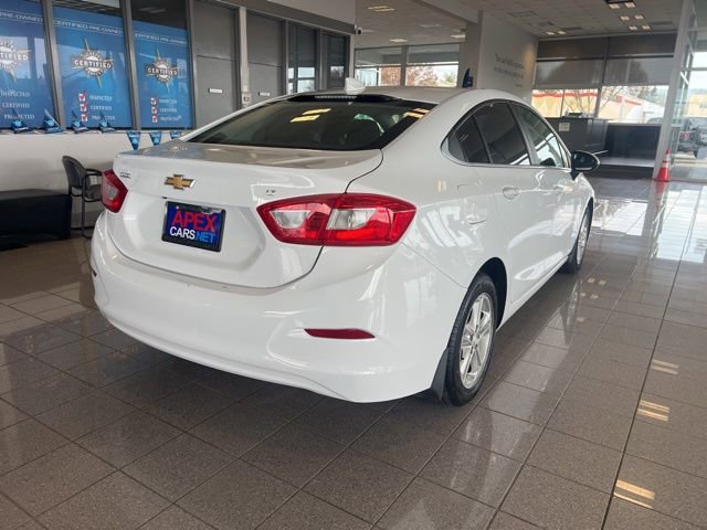 Used 2017 Chevrolet Cruze LT w/ Convenience Package image 4