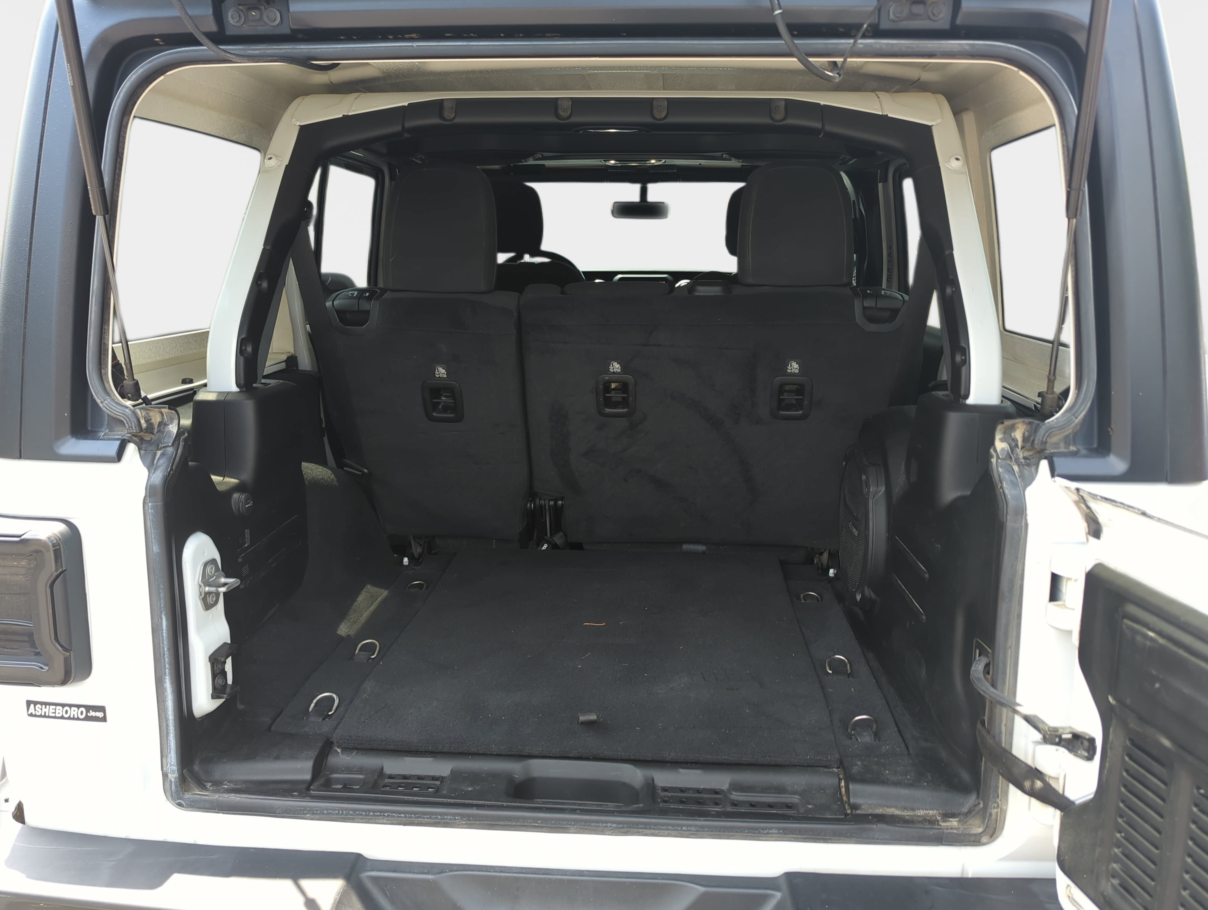 Used 2021 Jeep Wrangler Unlimited Sahara AWD/4WD image 10