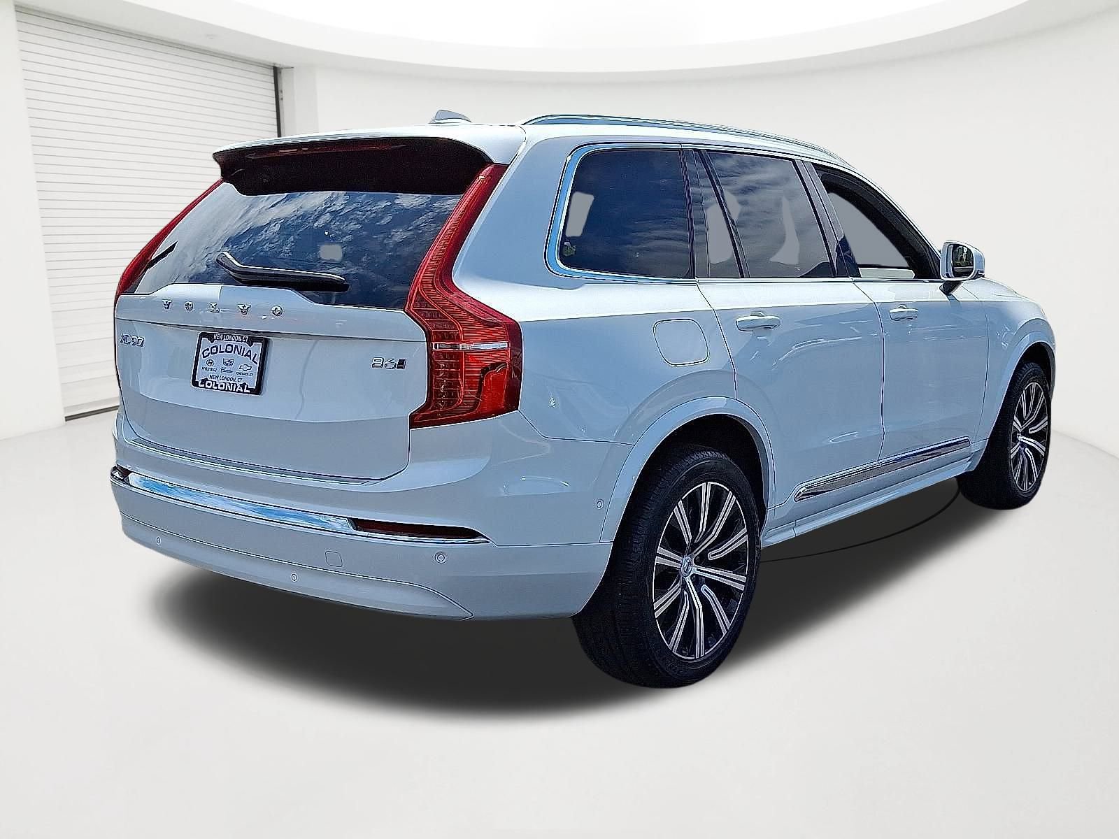 Used 2024 Volvo XC90 B6 Plus w/ Protection Package image 4