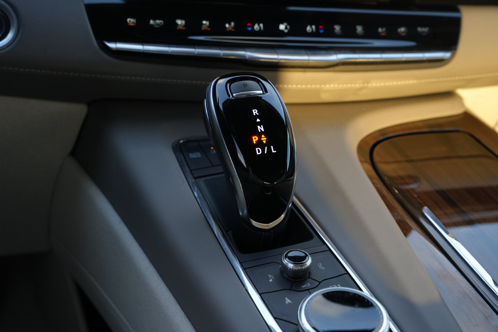 Certified 2024 Cadillac Escalade ESV Sport Platinum w/ LPO, ONYX Package AWD/4WD image 12