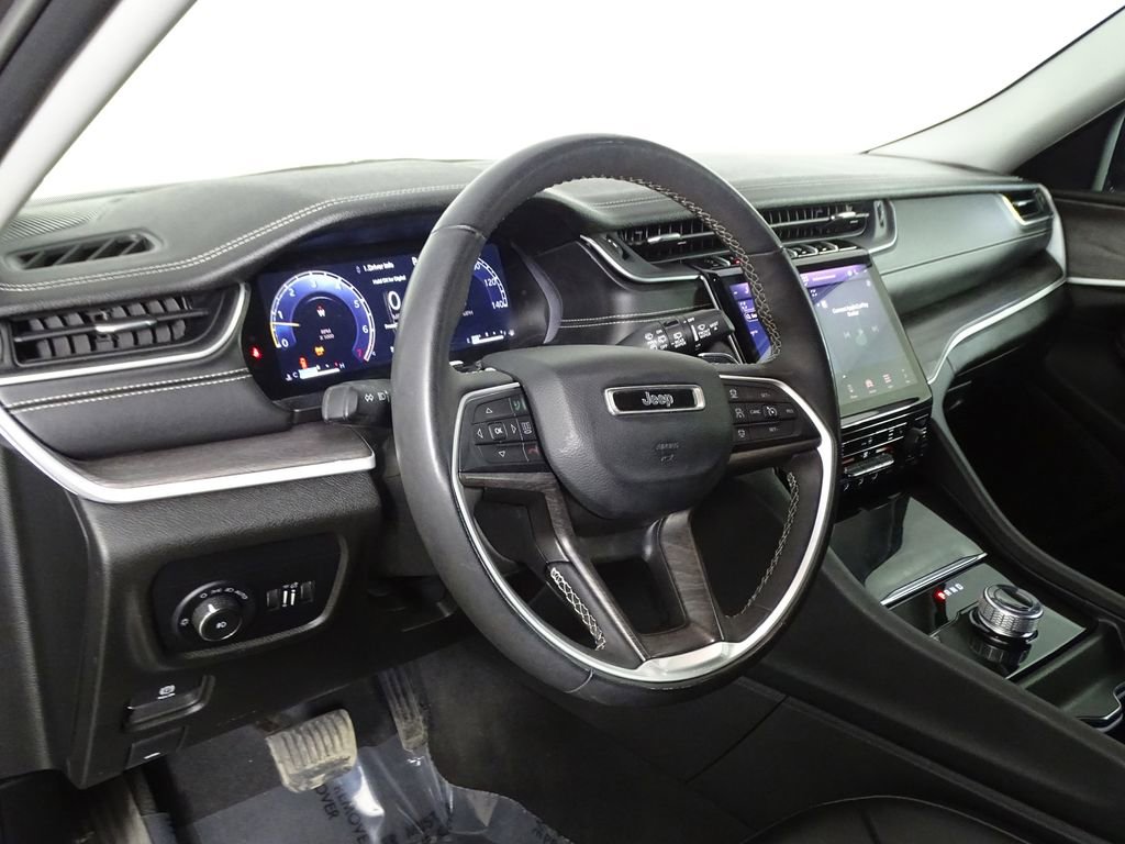 Used 2024 Jeep Grand Cherokee L Limited image 25
