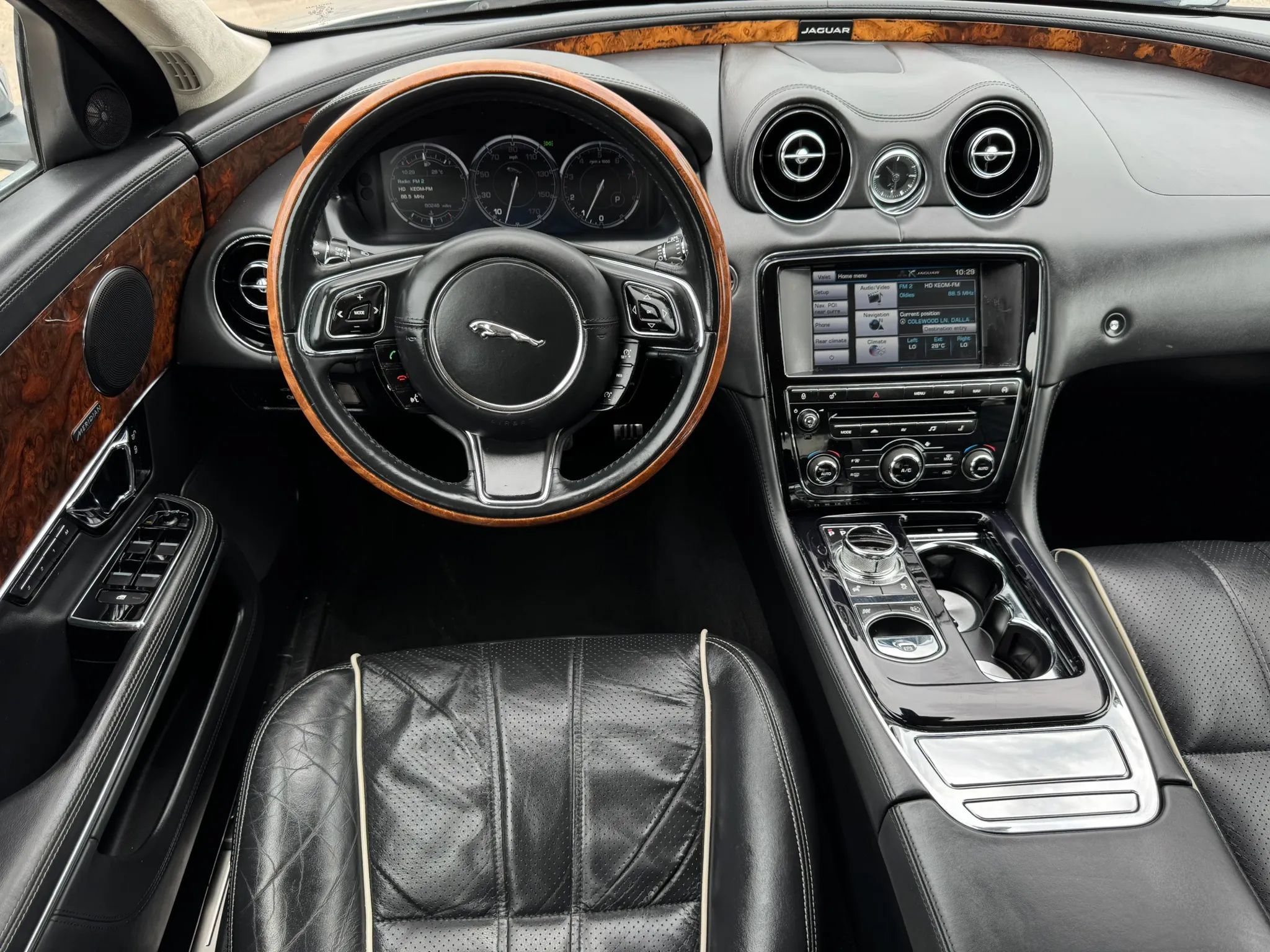 Used 2014 Jaguar XJ L Portfolio RWD image 31