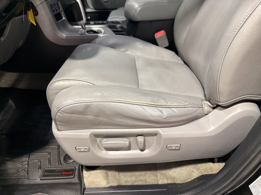 Used 2011 Toyota Sequoia Limited AWD/4WD image 29